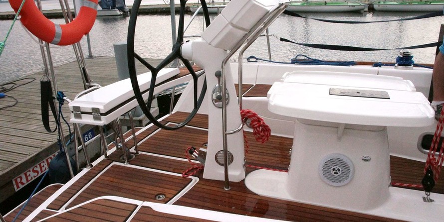 Cobra Yachts 33