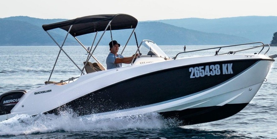 Quicksilver Activ 555 Open