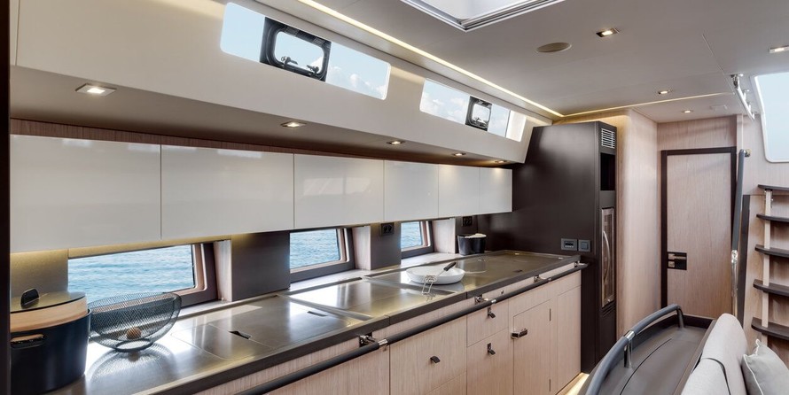 Beneteau Oceanis Yacht 62