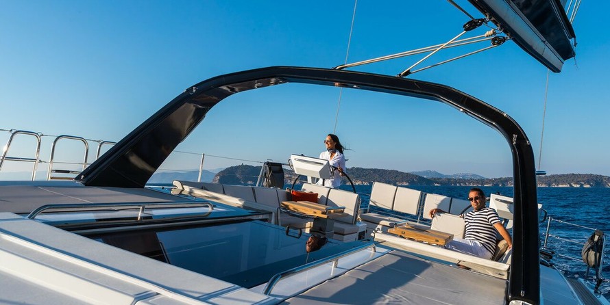 Beneteau Oceanis Yacht 62