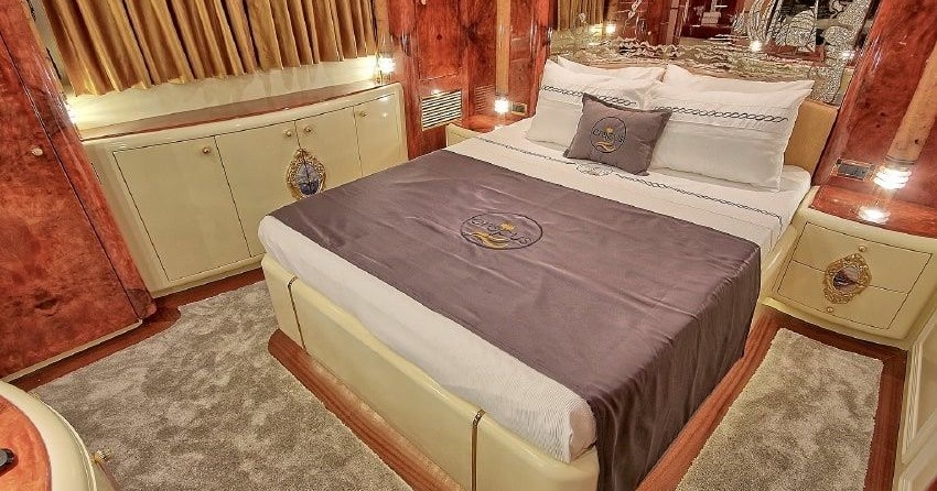 RealShips Courage 39