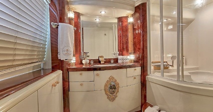 RealShips Courage 39