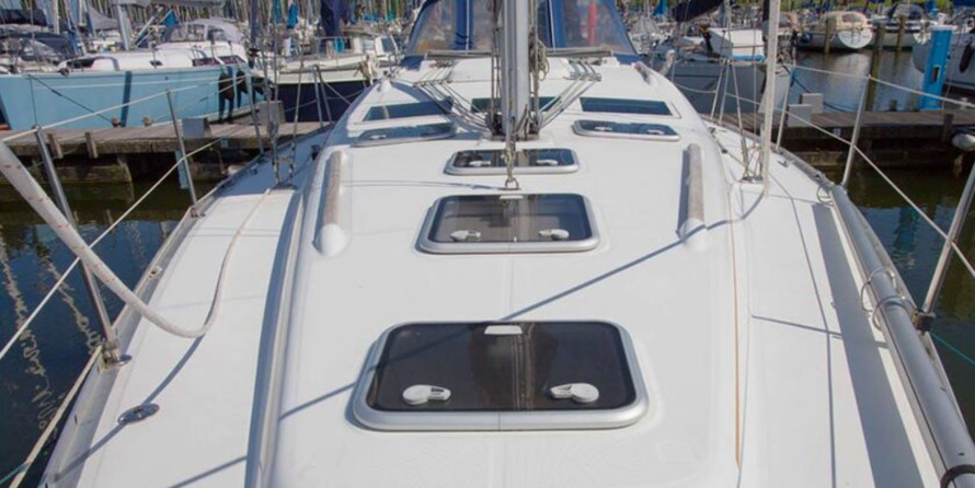 Beneteau Oceanis 393