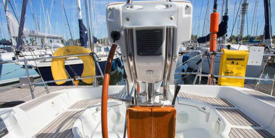 Beneteau Oceanis 393