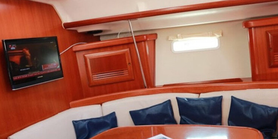 Beneteau Oceanis 393