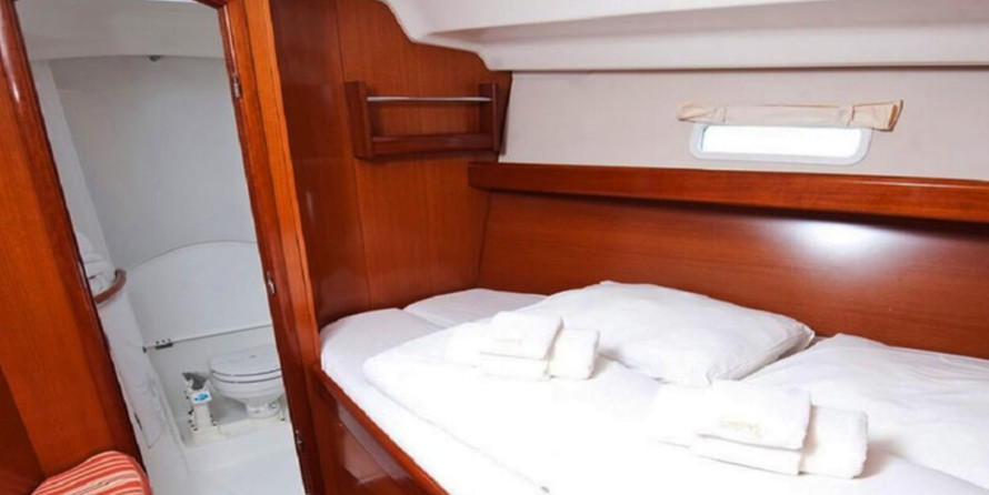 Beneteau Oceanis 393