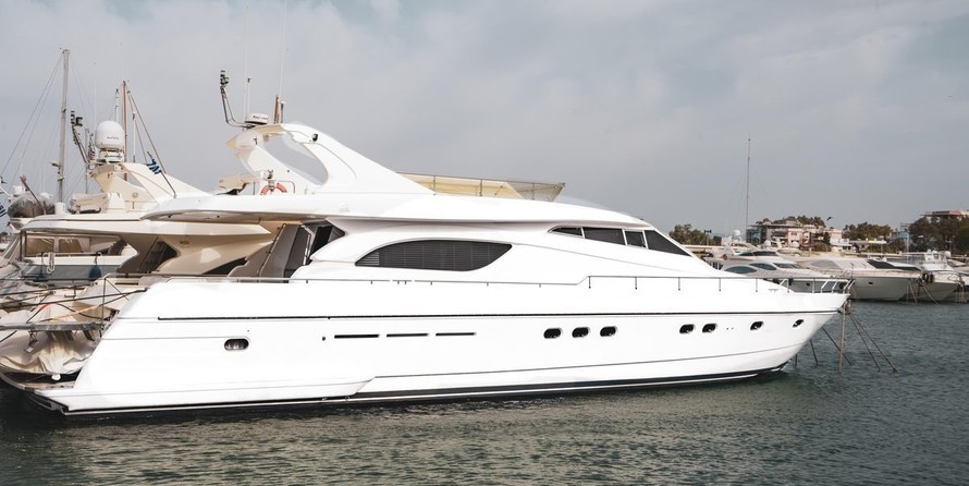Ferretti 72
