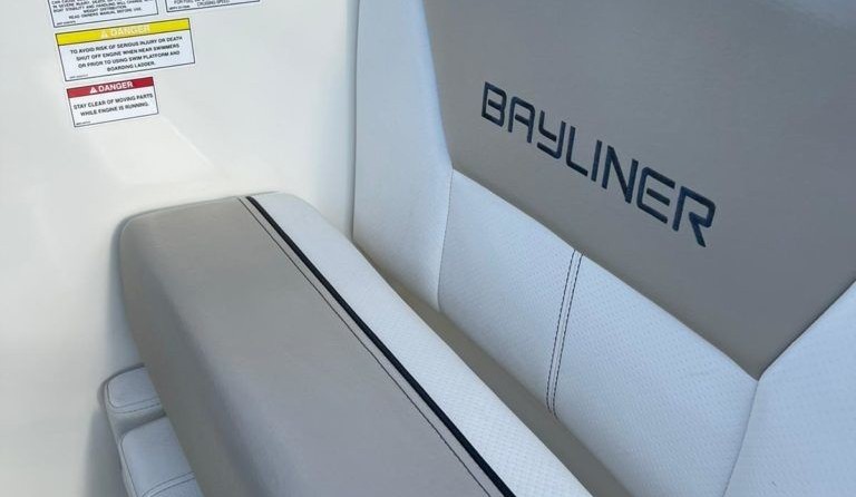 Bayliner 742 Cuddy