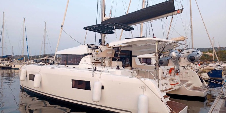 Lagoon 42