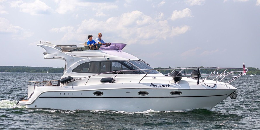 Galeon 330 Fly