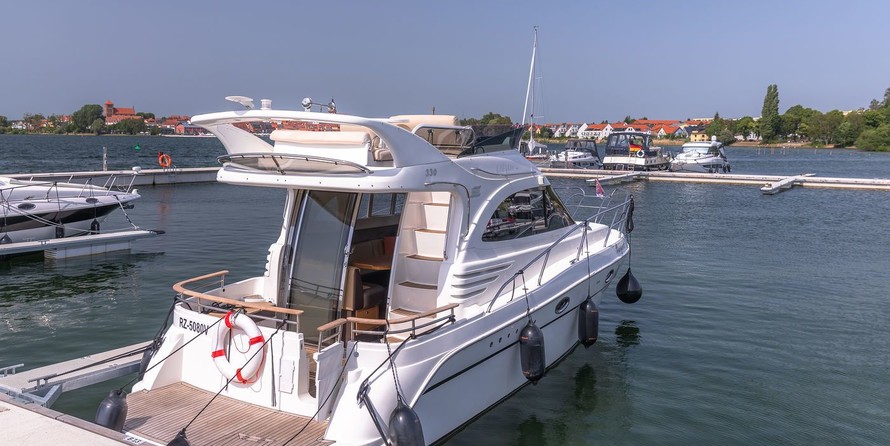 Galeon 330 Fly