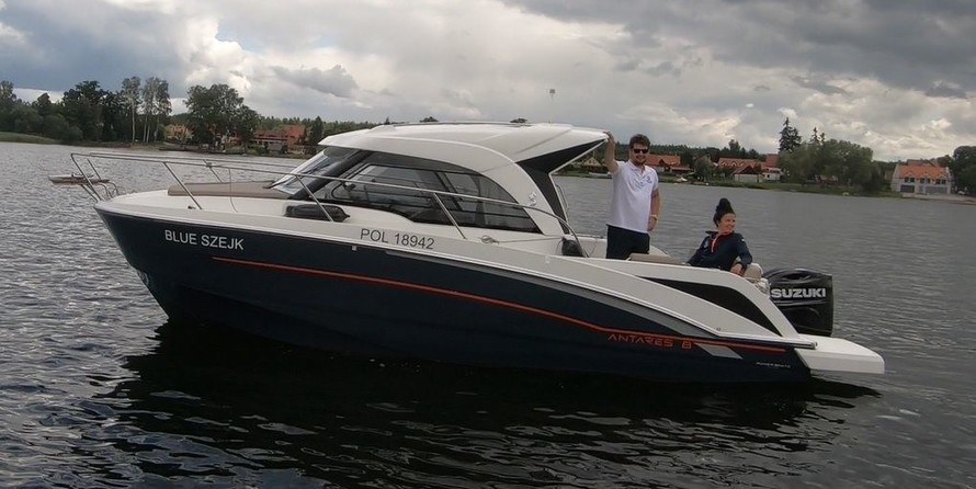 Beneteau Antares 8
