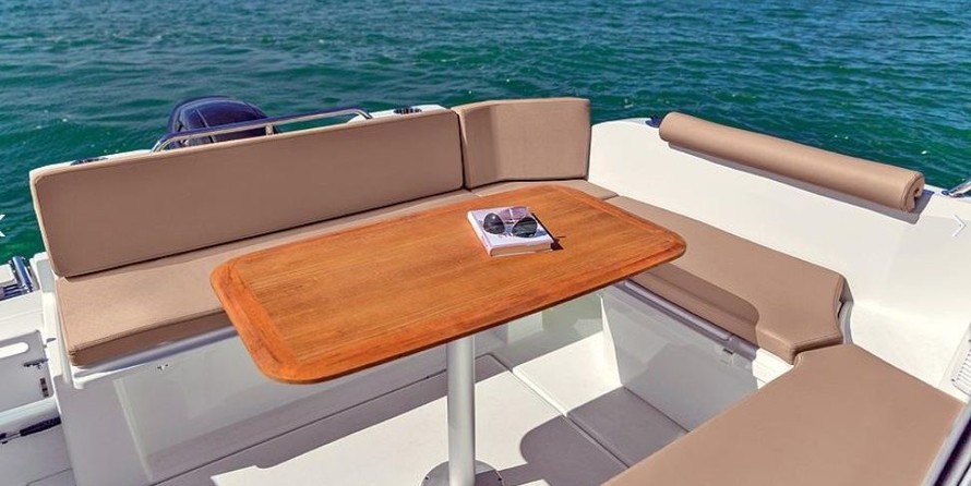 Beneteau Antares 8