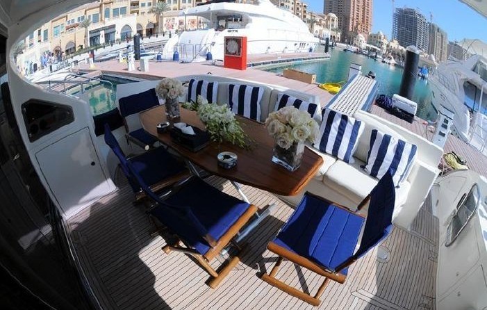 Azimut 50 Fly Galley Up