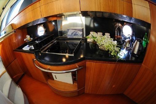 Azimut 50 Fly Galley Up