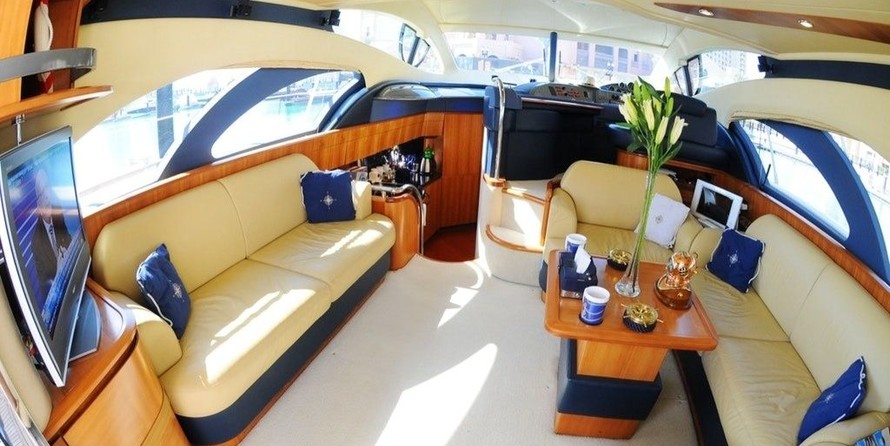 Azimut 50 Fly Galley Up