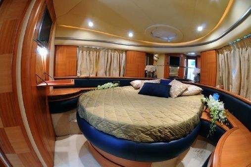 Azimut 50 Fly Galley Up