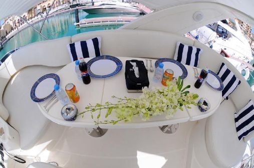 Azimut 50 Fly Galley Up