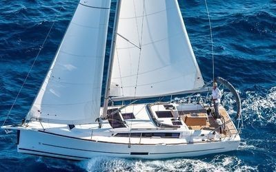 Dufour 360