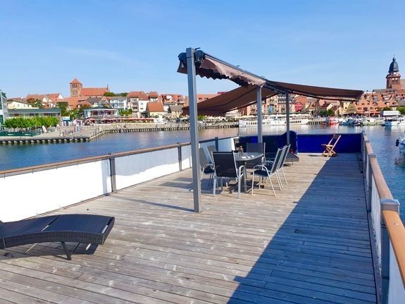Houseboat 2020