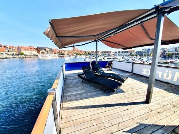 Houseboat 2020