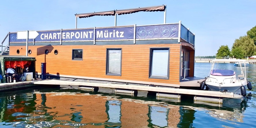 Houseboat 2020