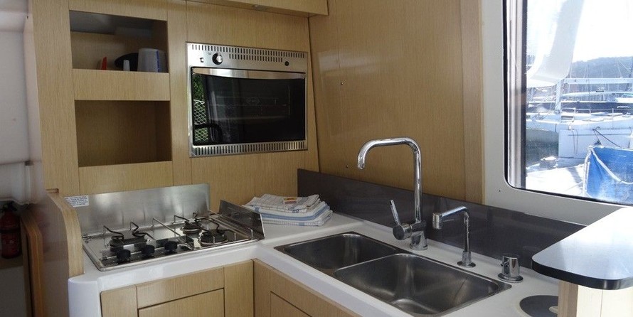 Fountaine Pajot Mahé 36