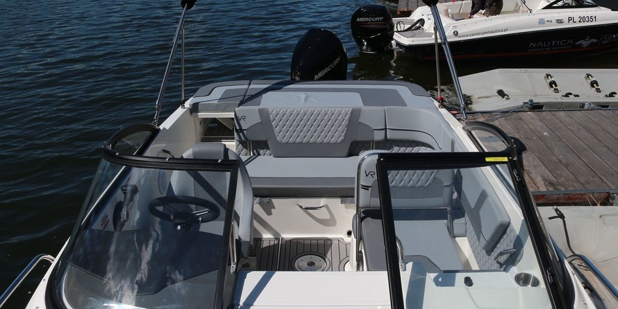Bayliner VR5 Cuddy