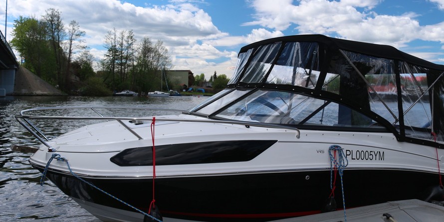 Bayliner VR5 Cuddy