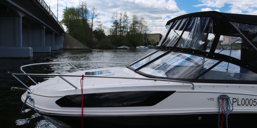 Bayliner VR5 Cuddy
