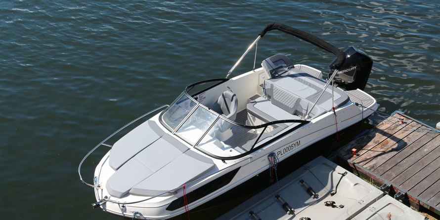 Bayliner VR5 Cuddy