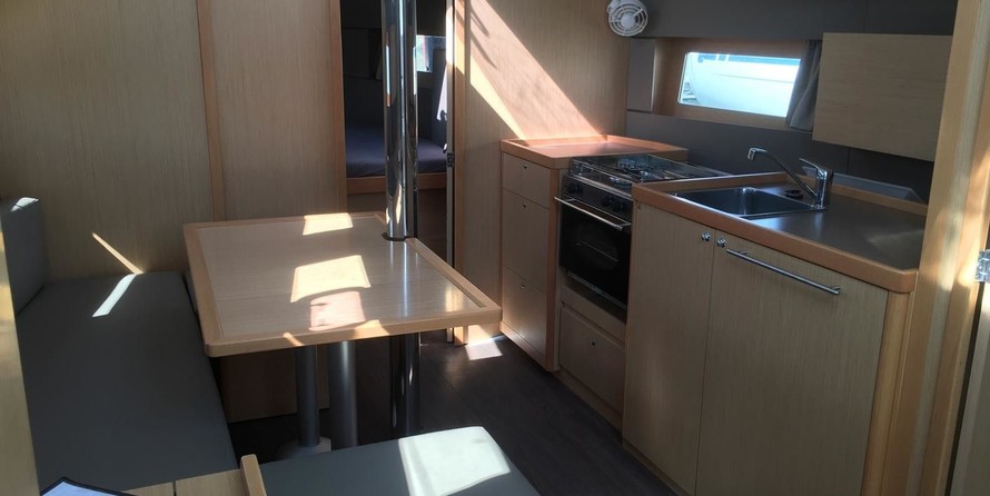 Beneteau Oceanis 38.1