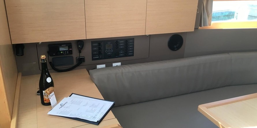 Beneteau Oceanis 38.1