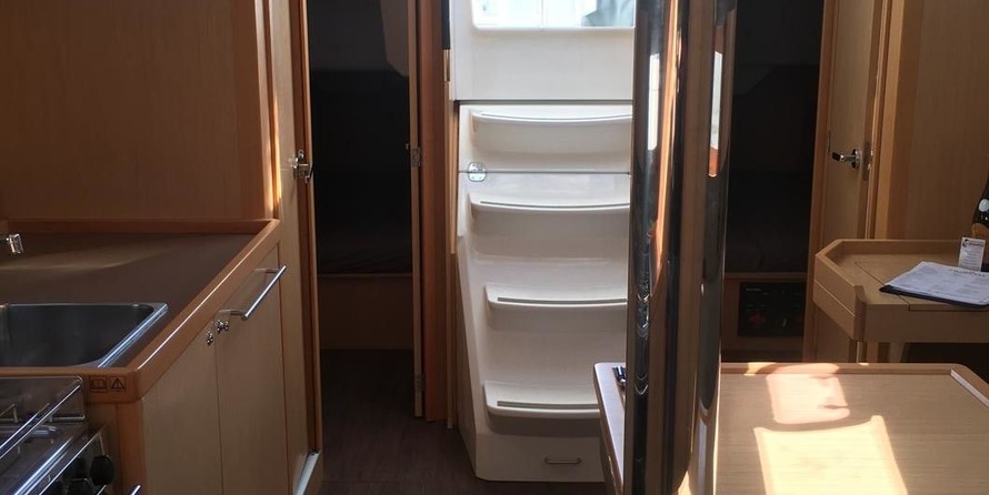 Beneteau Oceanis 38.1