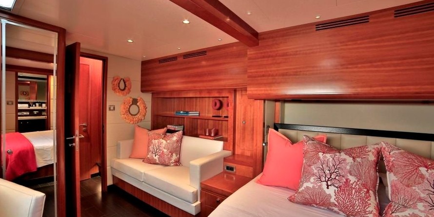 Fountaine Pajot Galathea 65