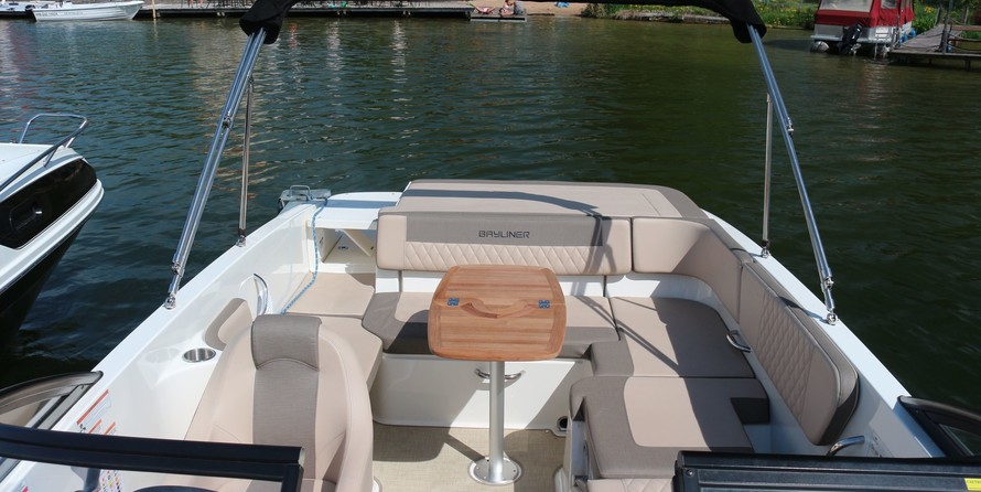 Bayliner VR6 BOWRIDER