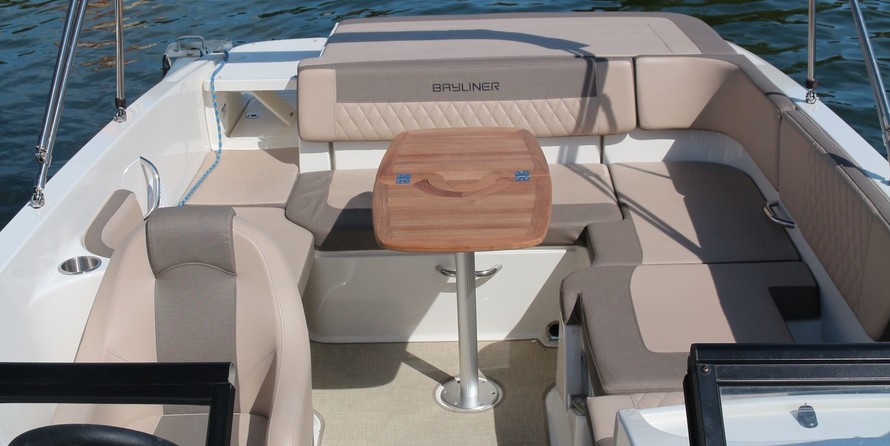 Bayliner VR6 BOWRIDER