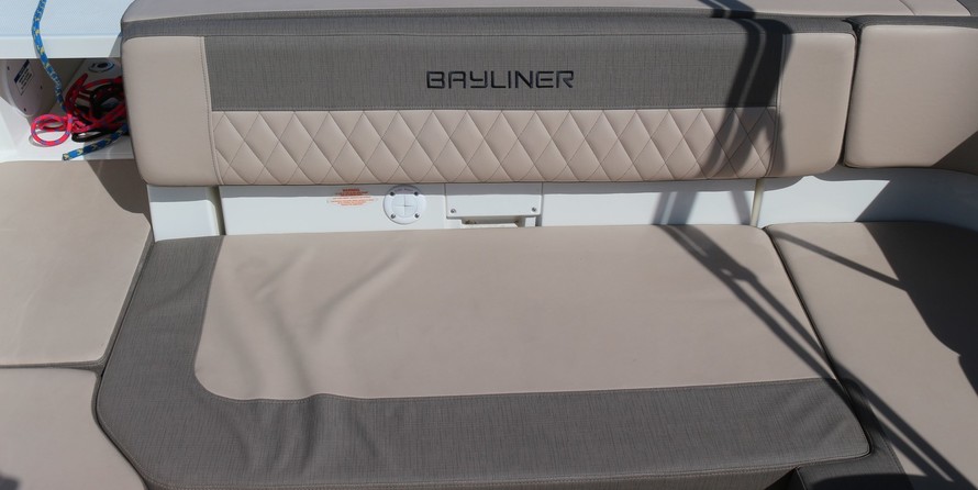 Bayliner VR6 BOWRIDER