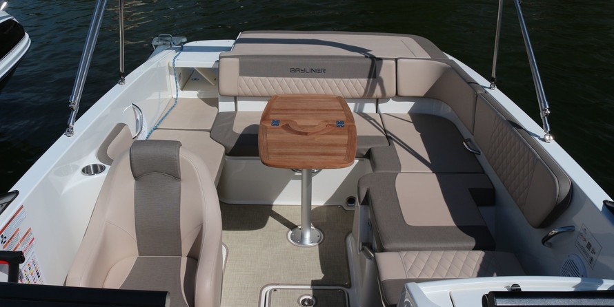 Bayliner VR6 BOWRIDER