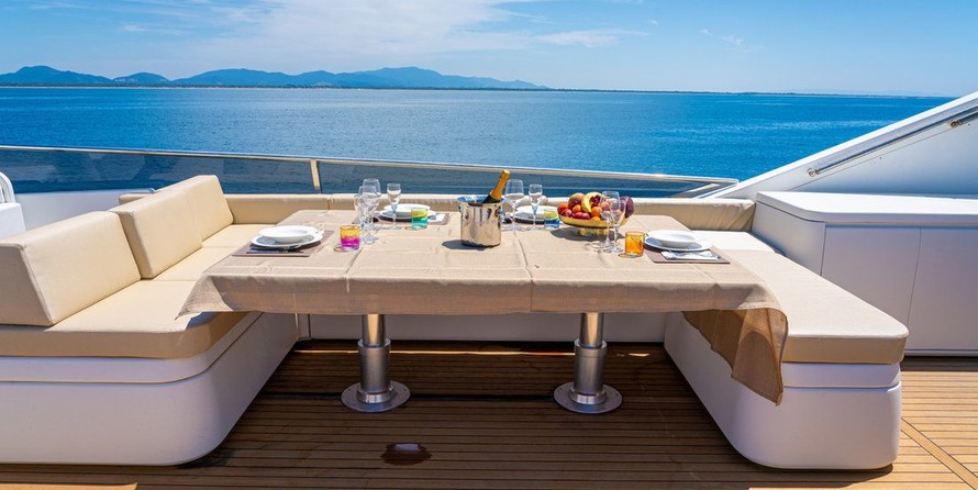 Cantieri di Pisa Akhir 85