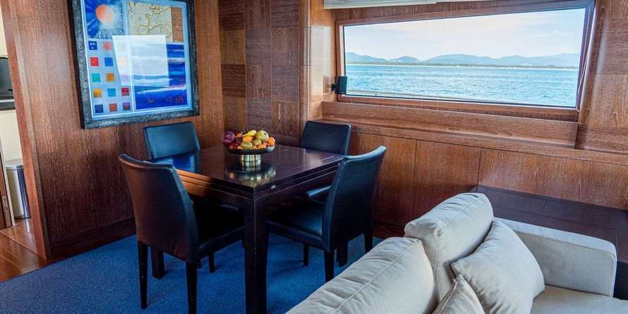 Cantieri di Pisa Akhir 85