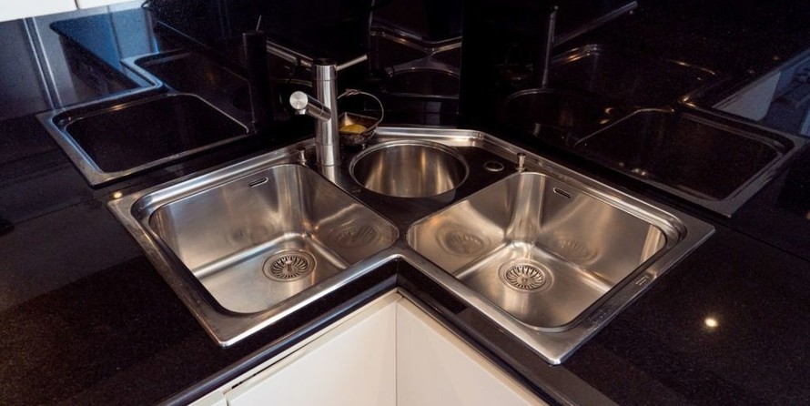 Cantieri di Pisa Akhir 85