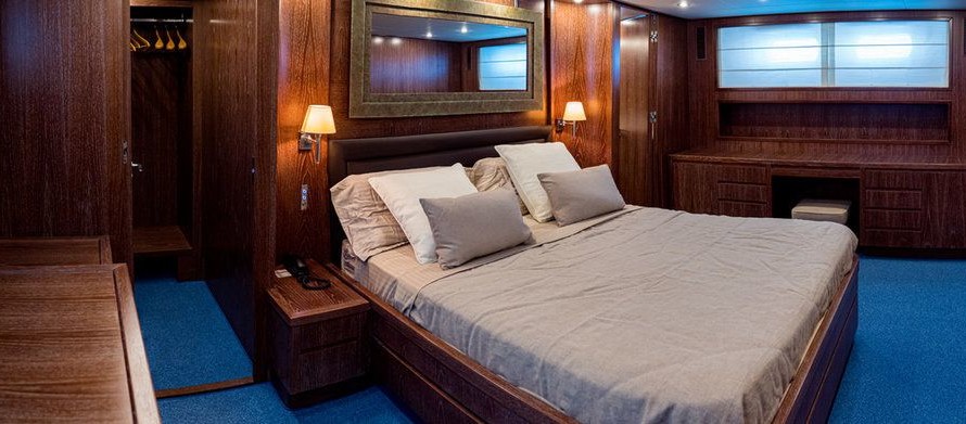 Cantieri di Pisa Akhir 85