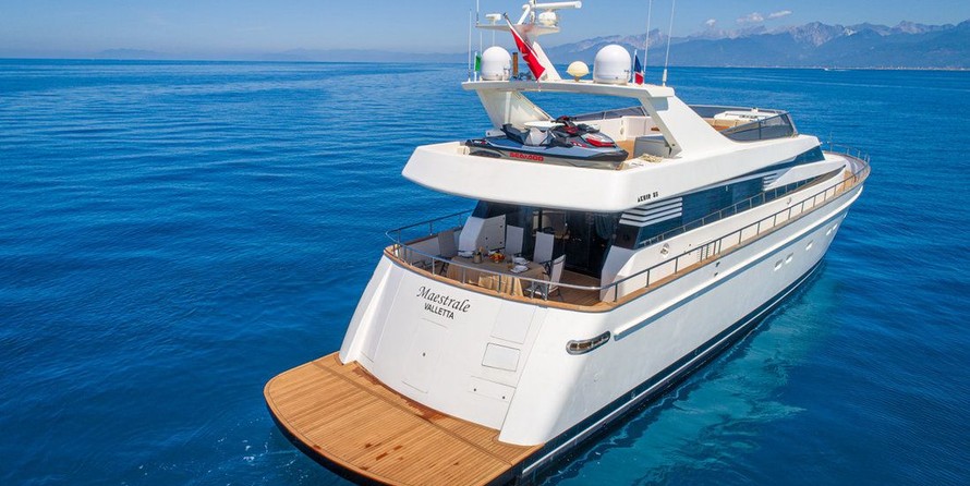 Cantieri di Pisa Akhir 85