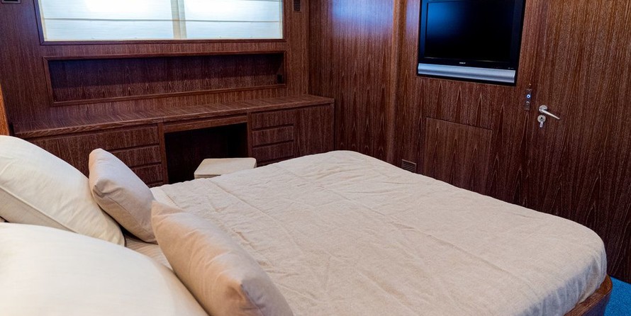 Cantieri di Pisa Akhir 85