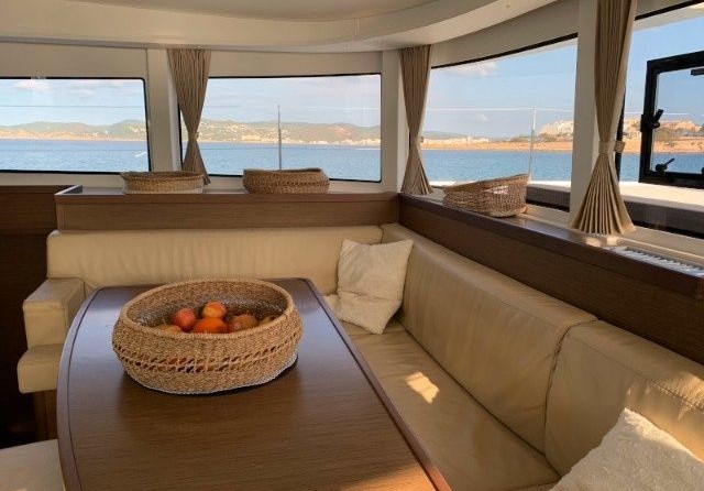 Lagoon 42