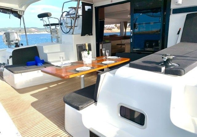 Lagoon 42