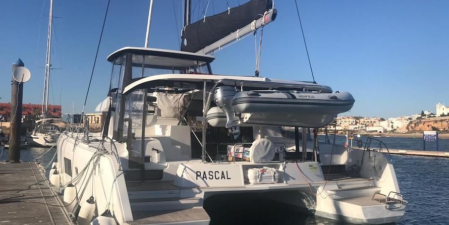 Lagoon 42