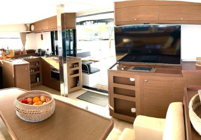 Lagoon 42