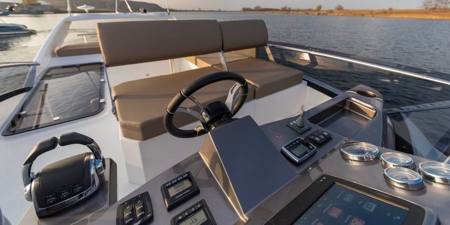 Galeon 360 FLY